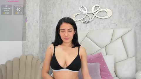 Snapshot of skylerwhite02 chatting on 01/13/26, 08:03 Skyler online show from 01/13/26, 08:03