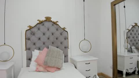 Snapshot of skylerwhite02 chatting on 03/05/26, 04:19 Skyler online show from 03/05/26, 04:19