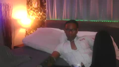 skyonetoo3 online show from 12/15/25, 06:39