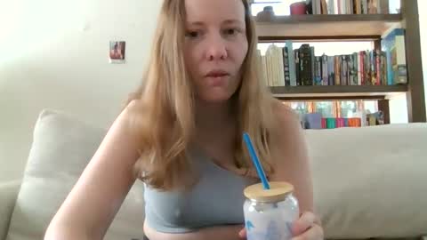Sky Winters online show from 05/03/26, 01:39