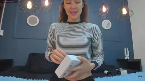Snapshot of skyy_bloom chatting on 10/06/25, 12:02 Sky online show from 10/06/25, 12:02