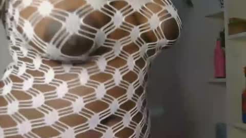 Bella online show from 02/16/25, 05:26