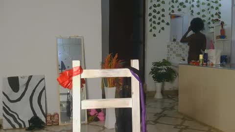 Bella online show from 10/05/25, 02:10