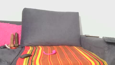 Bella online show from 10/13/25, 01:05