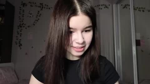 Snapshot of sladkoezka chatting on 01/06/26, 06:22 Katya online show from 01/06/26, 06:22