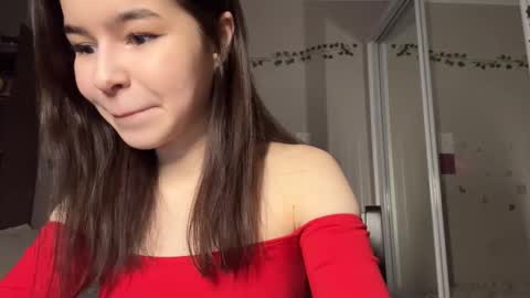 Snapshot of sladkoezka chatting on 01/12/26, 06:35 Katya online show from 01/12/26, 06:35