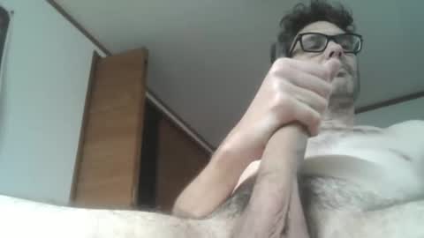 Snapshot of slambo001 chatting on 10/20/25, 03:51 slambo001 online show from 10/20/25, 03:51