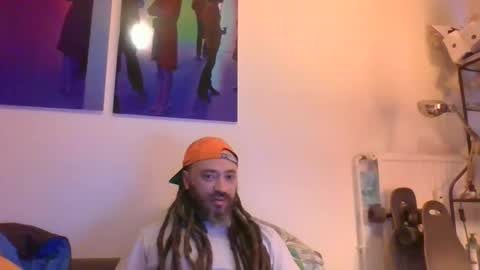 Snapshot of slashfantasy chatting on 12/20/24, 02:27 slashfantasy online show from 12/20/24, 02:27