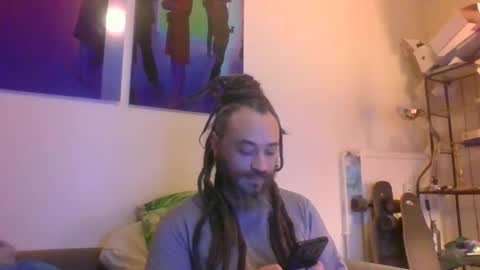 Snapshot of slashfantasy chatting on 01/15/25, 08:05 slashfantasy online show from 01/15/25, 08:05