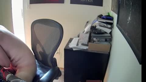 Snapshot of slave2pussy chatting on 02/18/25, 10:03 slave2pussy online show from 02/18/25, 10:03