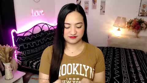 Snapshot of slave_amanda69 chatting on 12/21/25, 05:58 Queen Cyrine online show from 12/21/25, 05:58