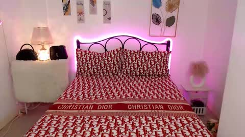 Snapshot of slave_amanda69 chatting on 03/10/26, 01:32 Queen Cyrine online show from 03/10/26, 01:32