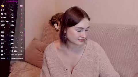 Snapshot of sleeeepy_af chatting on 12/19/25, 04:47 Alice online show from 12/19/25, 04:47