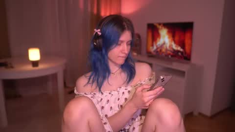 Snapshot of sleepingsonya chatting on 11/24/25, 08:52 Sonya online show from 11/24/25, 08:52