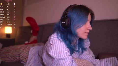 Snapshot of sleepingsonya chatting on 12/20/25, 09:44 Sonya online show from 12/20/25, 09:44