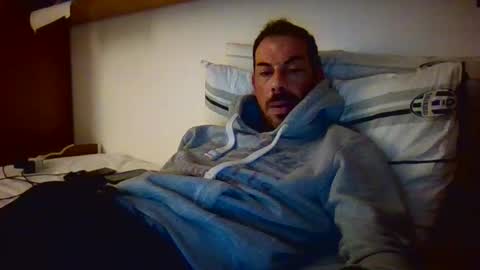 Snapshot of slevin1983 chatting on 12/08/24, 08:15 slevin online show from 12/08/24, 08:15