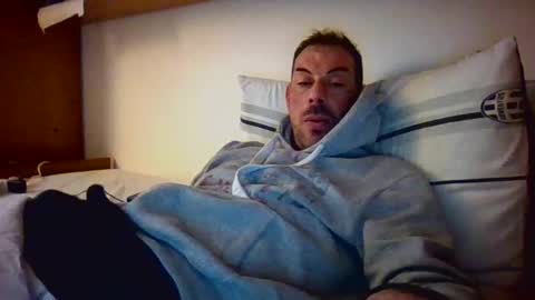 Snapshot of slevin1983 chatting on 01/05/25, 03:13 slevin online show from 01/05/25, 03:13