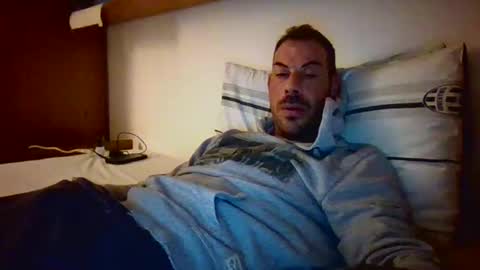 Snapshot of slevin1983 chatting on 01/28/25, 05:56 slevin online show from 01/28/25, 05:56