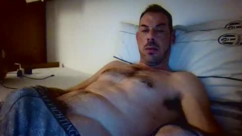 Snapshot of slevin1983 chatting on 01/29/25, 09:50 slevin online show from 01/29/25, 09:50