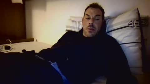 Snapshot of slevin1983 chatting on 02/25/25, 08:51 slevin online show from 02/25/25, 08:51