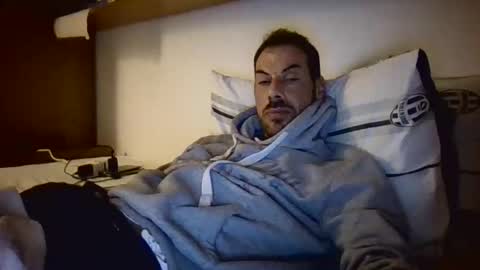 Snapshot of slevin1983 chatting on 03/07/25, 12:04 slevin online show from 03/07/25, 12:04