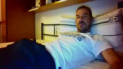 Snapshot of slevin1983 chatting on 09/14/25, 11:48 slevin online show from 09/14/25, 11:48