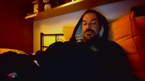 Snapshot of slevin1983 chatting on 02/01/26, 02:48 slevin online show from 02/01/26, 02:48