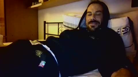 Snapshot of slevin1983 chatting on 02/10/26, 10:58 slevin online show from 02/10/26, 10:58