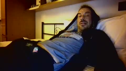 Snapshot of slevin1983 chatting on 02/24/26, 09:13 slevin online show from 02/24/26, 09:13