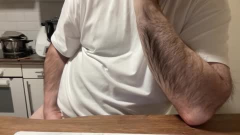 Snapshot of slice5 chatting on 12/16/25, 11:21 slice5 online show from 12/16/25, 11:21