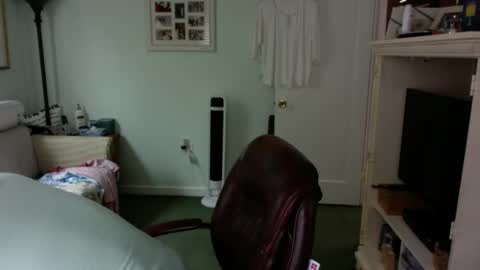 Snapshot of slick50000 chatting on 09/10/25, 08:09 slick50000 online show from 09/10/25, 08:09