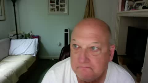 Snapshot of slick50000 chatting on 06/12/26, 01:43 slick50000 online show from 06/12/26, 01:43
