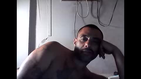Snapshot of slickstre chatting on 06/09/26, 09:32 slickstre online show from 06/09/26, 09:32
