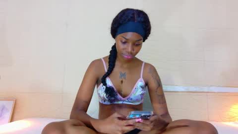 Snapshot of slim_chocobar18 chatting on 01/06/26, 02:43 slim_chocobar18 online show from 01/06/26, 02:43