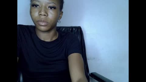 Snapshot of slim_ebonypet chatting on 06/06/26, 12:10 Crystal online show from 06/06/26, 12:10