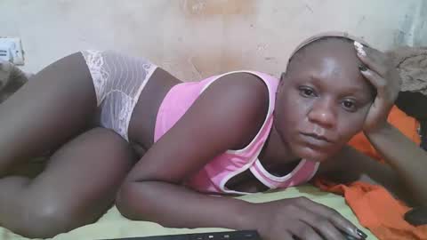 Snapshot of slim_girl3 chatting on 05/06/26, 03:24 slim_girl3 online show from 05/06/26, 03:24