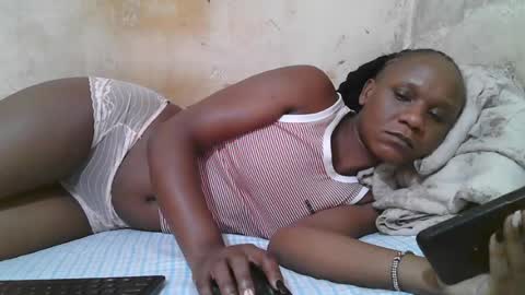 Snapshot of slim_girl3 chatting on 07/06/26, 06:43 slim_girl3 online show from 07/06/26, 06:43
