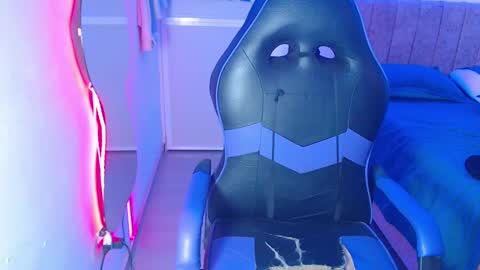 Snapshot of slim_master12 chatting on 02/27/25, 09:54 slim_master12 online show from 02/27/25, 09:54