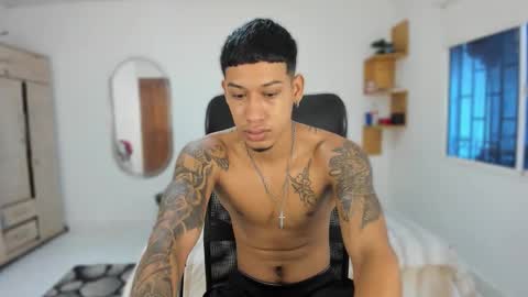 Snapshot of slim_master12 chatting on 09/10/25, 11:43 slim_master12 online show from 09/10/25, 11:43