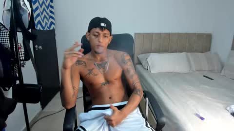 Snapshot of slim_master12 chatting on 12/04/25, 09:56 slim_master12 online show from 12/04/25, 09:56