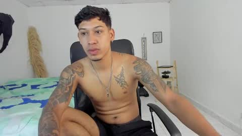 slim_master12 online show from 03/27/26, 01:33