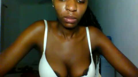 Snapshot of slimandthick1 chatting on 03/06/26, 12:40 slimandthick1 online show from 03/06/26, 12:40