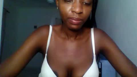 Snapshot of slimandthick1 chatting on 04/22/26, 04:37 slimandthick1 online show from 04/22/26, 04:37