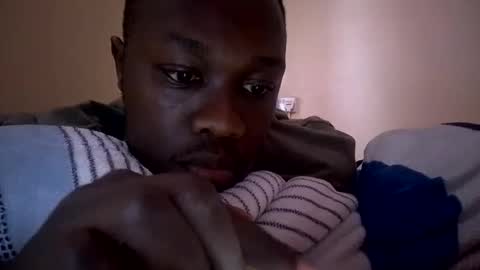 Snapshot of slimbaemagnus chatting on 05/18/26, 01:17 AlexShakul online show from 05/18/26, 01:17