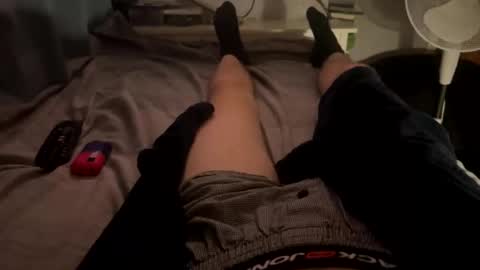 Snapshot of slimboy6900 chatting on 02/13/26, 01:12 slimboy6900 online show from 02/13/26, 01:12