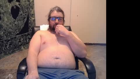 Snapshot of slimdizzy64 chatting on 02/26/25, 12:05 slave drew or slut online show from 02/26/25, 12:05