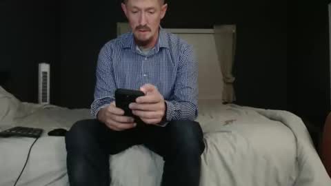 Snapshot of slimjp chatting on 11/17/25, 04:18 slimjp online show from 11/17/25, 04:18