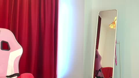 Snapshot of slimtempt chatting on 04/29/26, 04:05 Lara online show from 04/29/26, 04:05