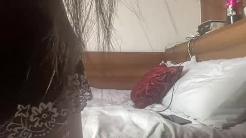 Snapshot of slimthickdesi chatting on 06/15/26, 02:08 slimthickdesi online show from 06/15/26, 02:08