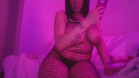 Snapshot of slipnmywetness chatting on 03/06/25, 05:33 SlipNmyWetty online show from 03/06/25, 05:33